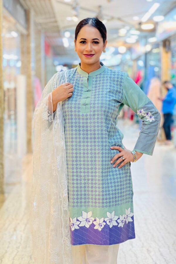 jacquard cotton kurti with screen printed pattern